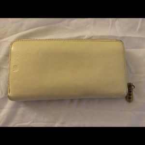 Banana republic zip leather continental wallet