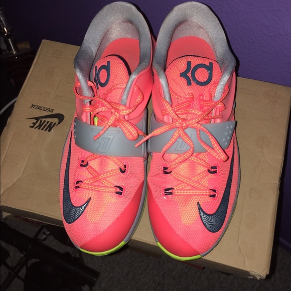 Kd7 size 7y - Picture 2 of 4