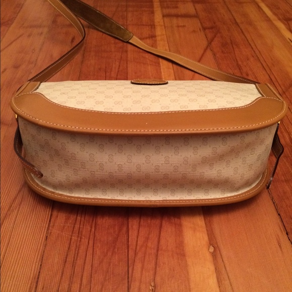 Authentic Gucci Purse - Picture 2 of 8