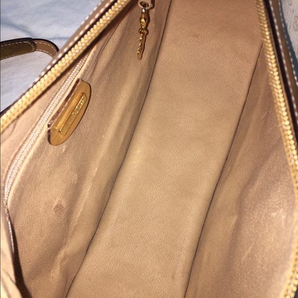 Authentic Gucci Purse - Picture 4 of 8