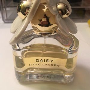 Daisy by Marc Jacobs 🌻