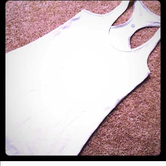 ISO Lululemon CRB white size 4 :)