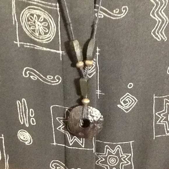 Pretty Button Front Blouse W/ Removable Necklace - Picture 2 of 4