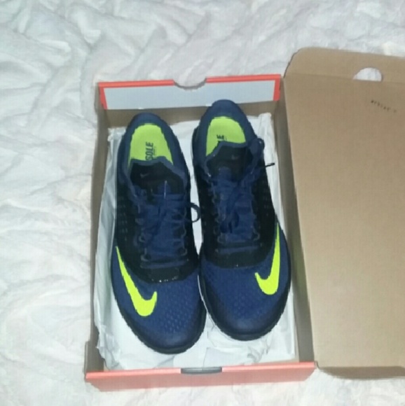 Nike - Picture 1 of 2