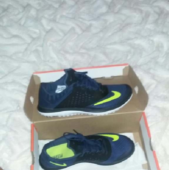 Nike - Picture 2 of 2