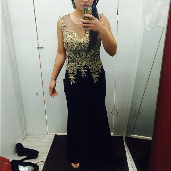 Prom dress - Picture 2 of 2