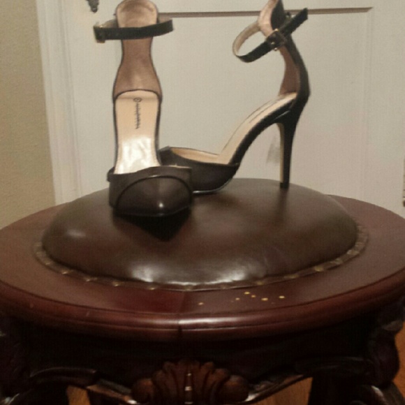 ALTUZARRA ankle strapped staletto