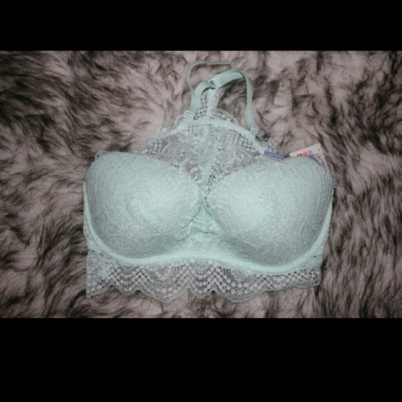 *SOLD* VS Lace Eylash bra - Picture 2 of 3