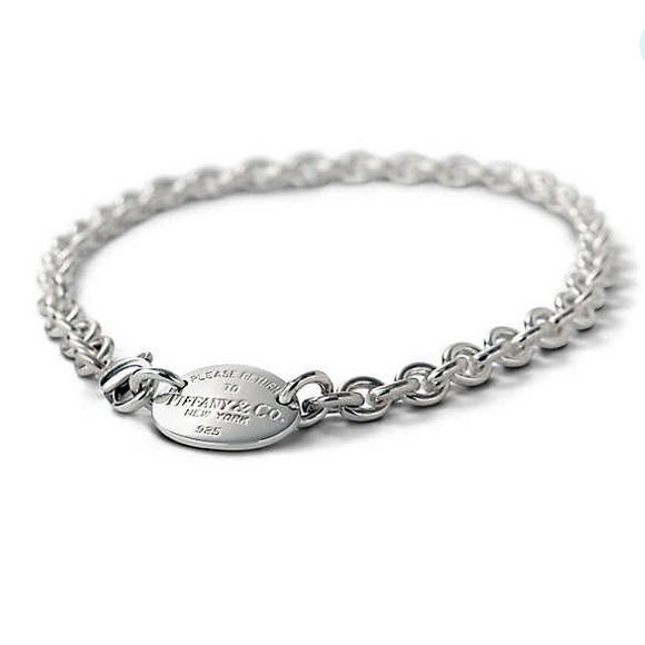 Tiffany & Co. Return to Tiffany's Oval necklace