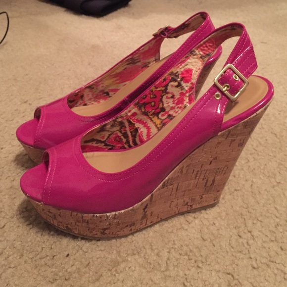 Shoes - Picture 1 of 3