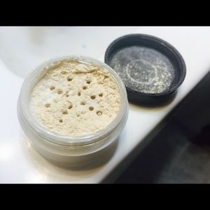 Laura Mercier translucent setting powder