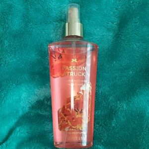 VS Fragrance Mist Passion Struck
