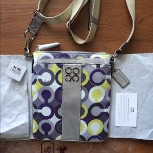 *NWT* Coach Julia scarf print swing pack