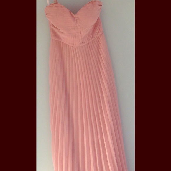 A beautiful prom/ bridesmaid dress