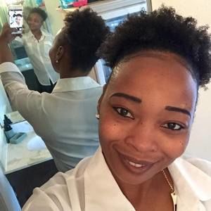 Meet your Posher, Dionne