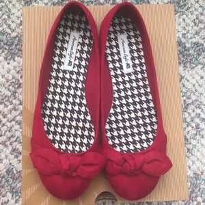 Red American eagle flats