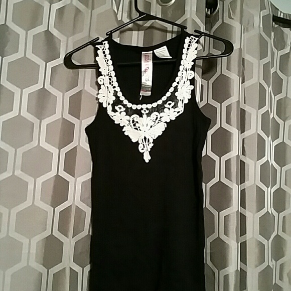 Lacey tank
