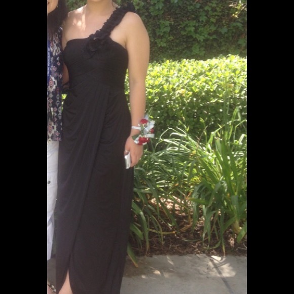 Black Adrianna Papell formal dress