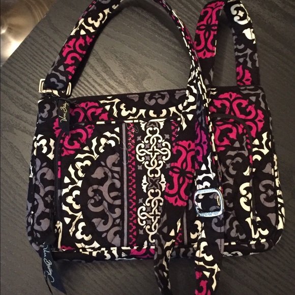 ⚡️SALE⚡️Vera Bradley purse with built in wallet