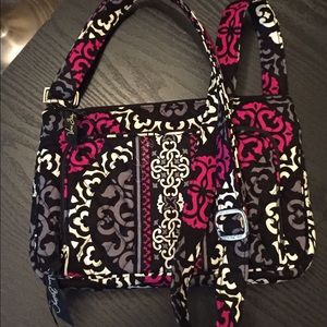 ⚡️SALE⚡️Vera Bradley purse with built in wallet