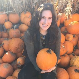 Meet your Posher, Laura