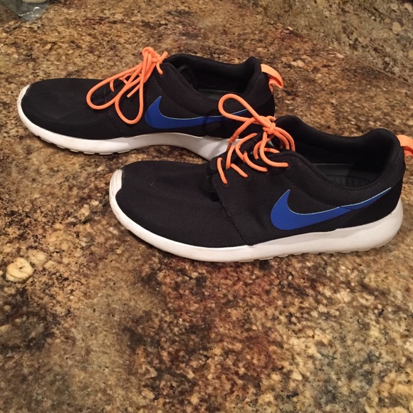 Nike roshes