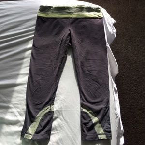 Lululemon Inspire Crop