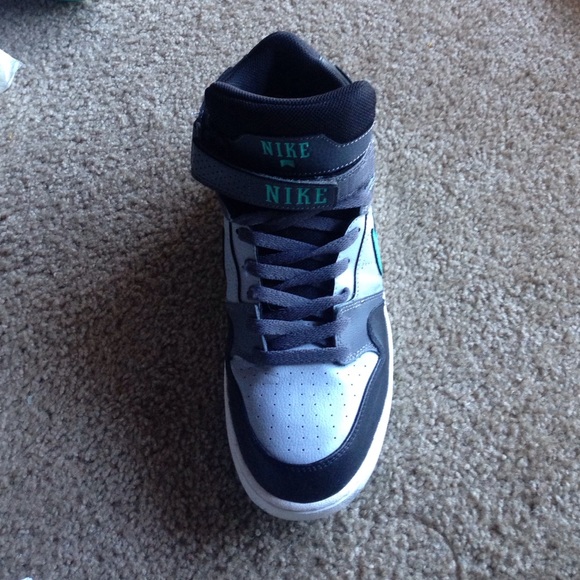 Nike Zoom Air Shoes - Picture 2 of 4