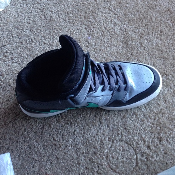 Nike Zoom Air Shoes - Picture 3 of 4