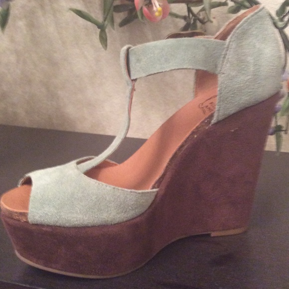 3 in Wedge Buckle Sandle
