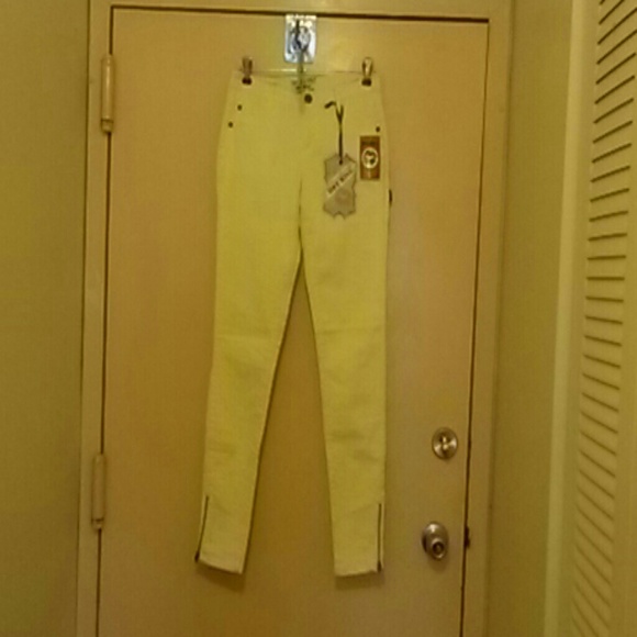 Hot Kiss Skinny Lily Jeans