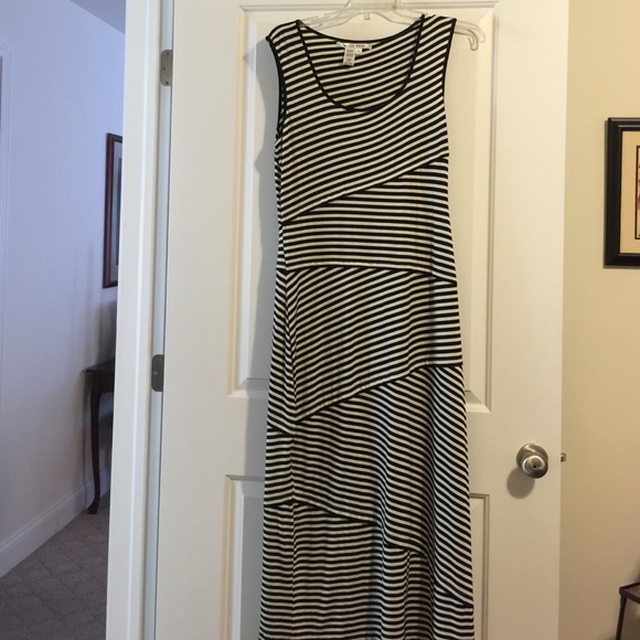 ❤️Black & White Striped Sleeveless Dress