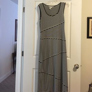 ❤️Black & White Striped Sleeveless Dress