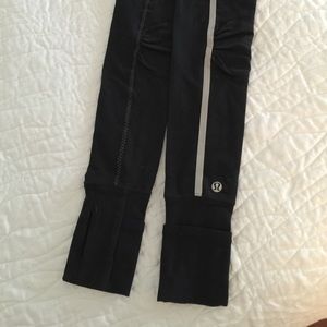 Lululemon arm warmers with foldover hand warmers.
