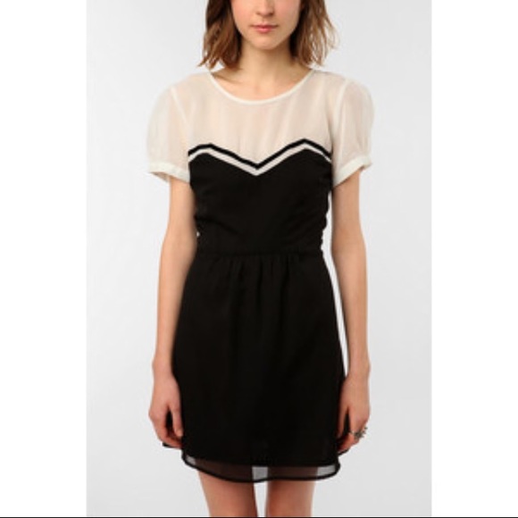 Urban outfitters short sleeve chiffon dress black