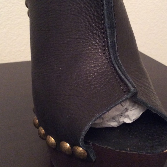 Platform Black Leather Slip On Drk Brown High Heel - Picture 4 of 4