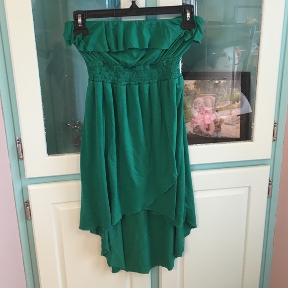 STRAPLESS DRESS