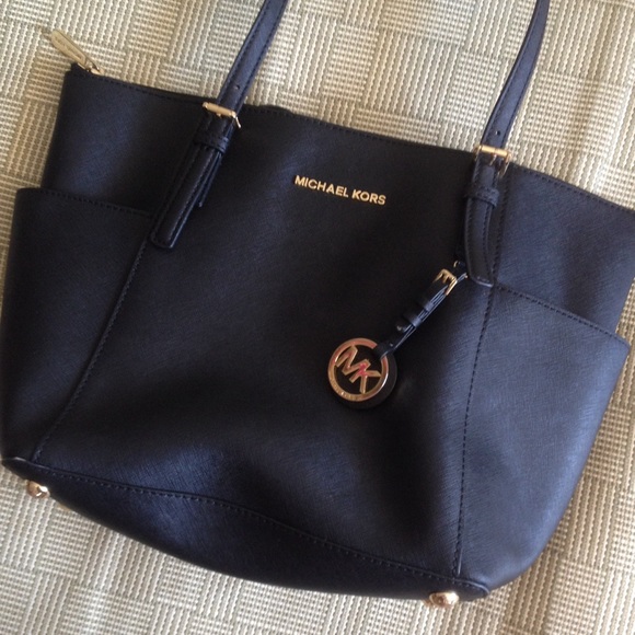 Michael Kors Handbags - Michael Kors Jet Set Tote Bag Small