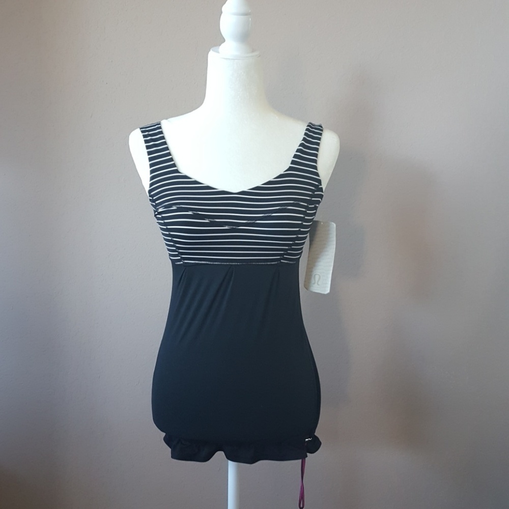 NEW Lululemon black and white tank top.  Size 2