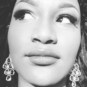 Meet your Posher, Renee