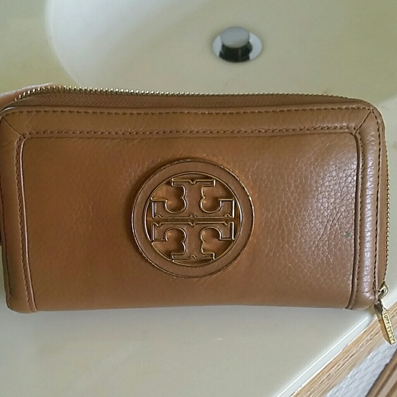 Tory Burch wallet