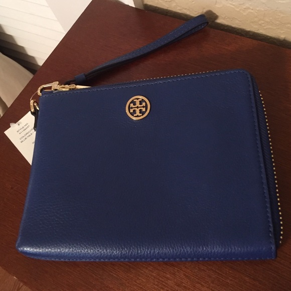 Tory Burch Handbags - 🆕Tory Burch "Robinson" Blue Leather Wristlet, NWT