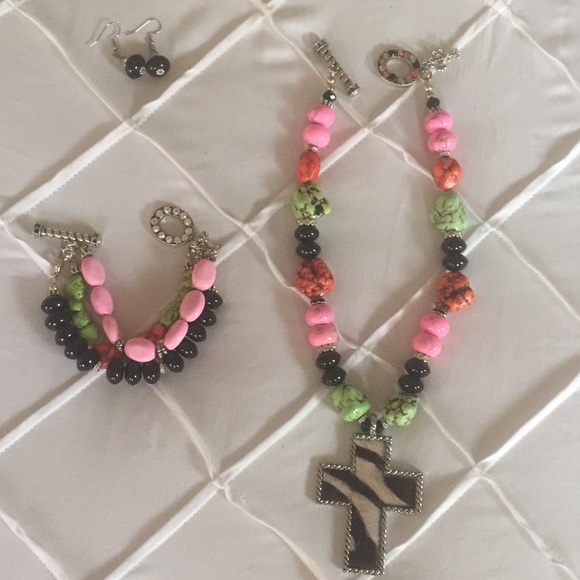 Jewelry Set - Picture 2 of 4