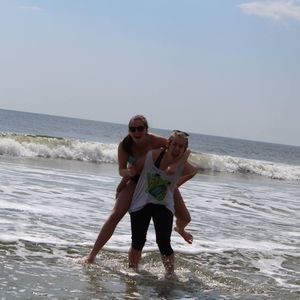 Meet your Posher, Elaine