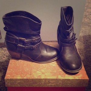 American Rag brown boots