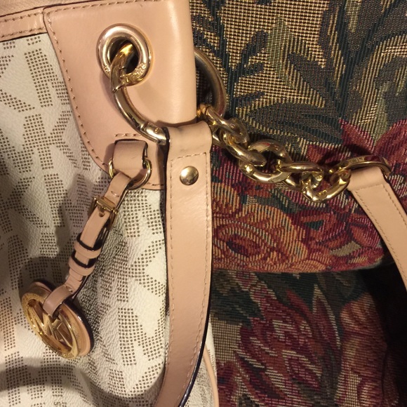 Sold on another site..MK Crossbody - Picture 3 of 4