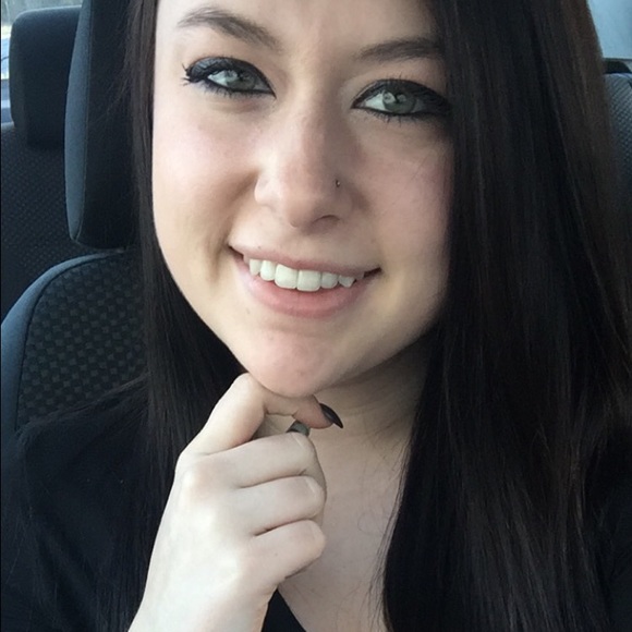 Meet your Posher, Erica - Picture 1 of 1