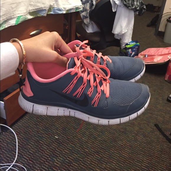 Nike Shoes - Nike Free 5.0 Women's