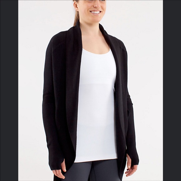 Lululemon Transformation Wrap - Reversible