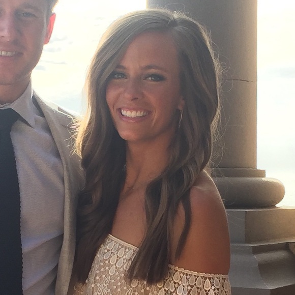 Meet your Posher, Stephanie - Picture 1 of 1